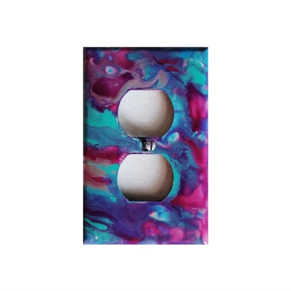 Hand Crafted Abstract Design Duplex Outlet Wall Plate - Picture 2 of 2